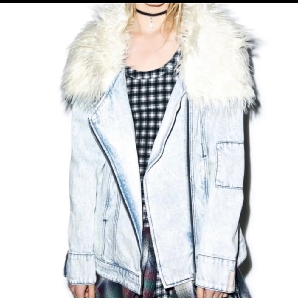 Somedays Lovin Oversized Denim Jacket W/Faux Fur Weathered Aged Acid Wash SZ S